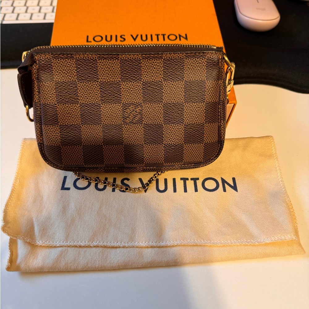 Louis Vuitton Mini Pochette Accessoires